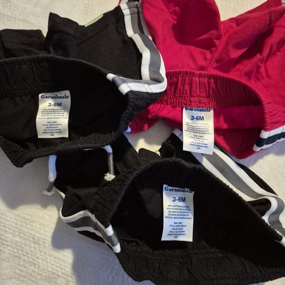 Garanimals baby shorts 3-6 months, 2 black, 1 red New - Picture 3 of 3